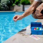 Brome piscine dangereux : risques, précautions et solutions pour une eau saine