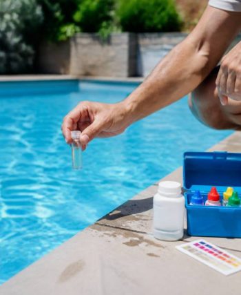 Brome ou chlore : quelle solution choisir pour votre piscine ?